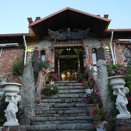 Hotel Keshtjella Syni Zi - Bujtine 3*