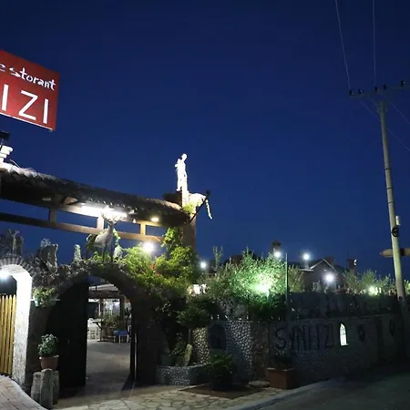 Keshtjella Syni Zi - Bujtine 3* Shëngjin