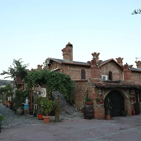Hotel Keshtjella Syni Zi - Bujtine 3*