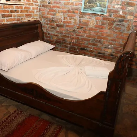 Hotel Keshtjella Syni Zi - Bujtine Shëngjin