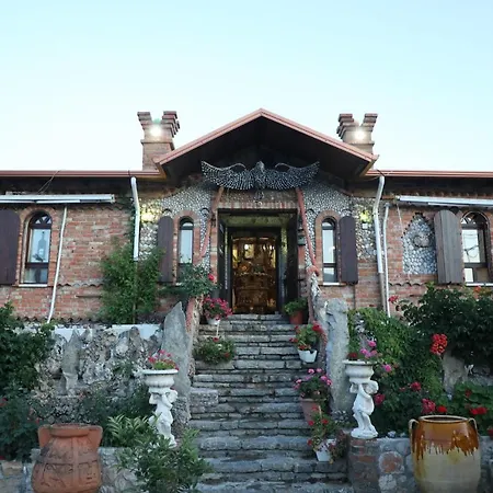 Hotel Keshtjella Syni Zi - Bujtine