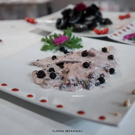 فندق Keshtjella Syni Zi - Bujtine 3*