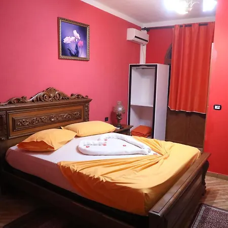 Keshtjella Syni Zi - Bujtine 3* Shëngjin