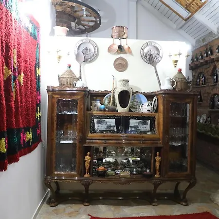 فندق Keshtjella Syni Zi - Bujtine 3*