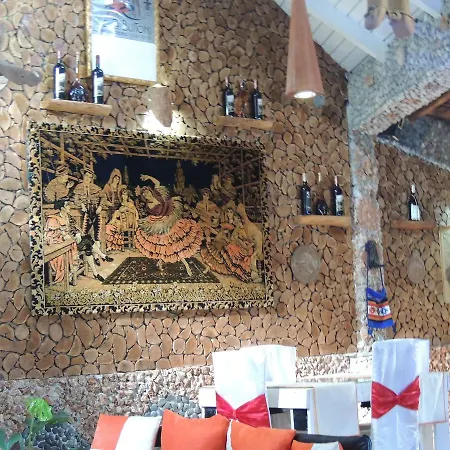 Keshtjella Syni Zi - Bujtine 3* Shëngjin